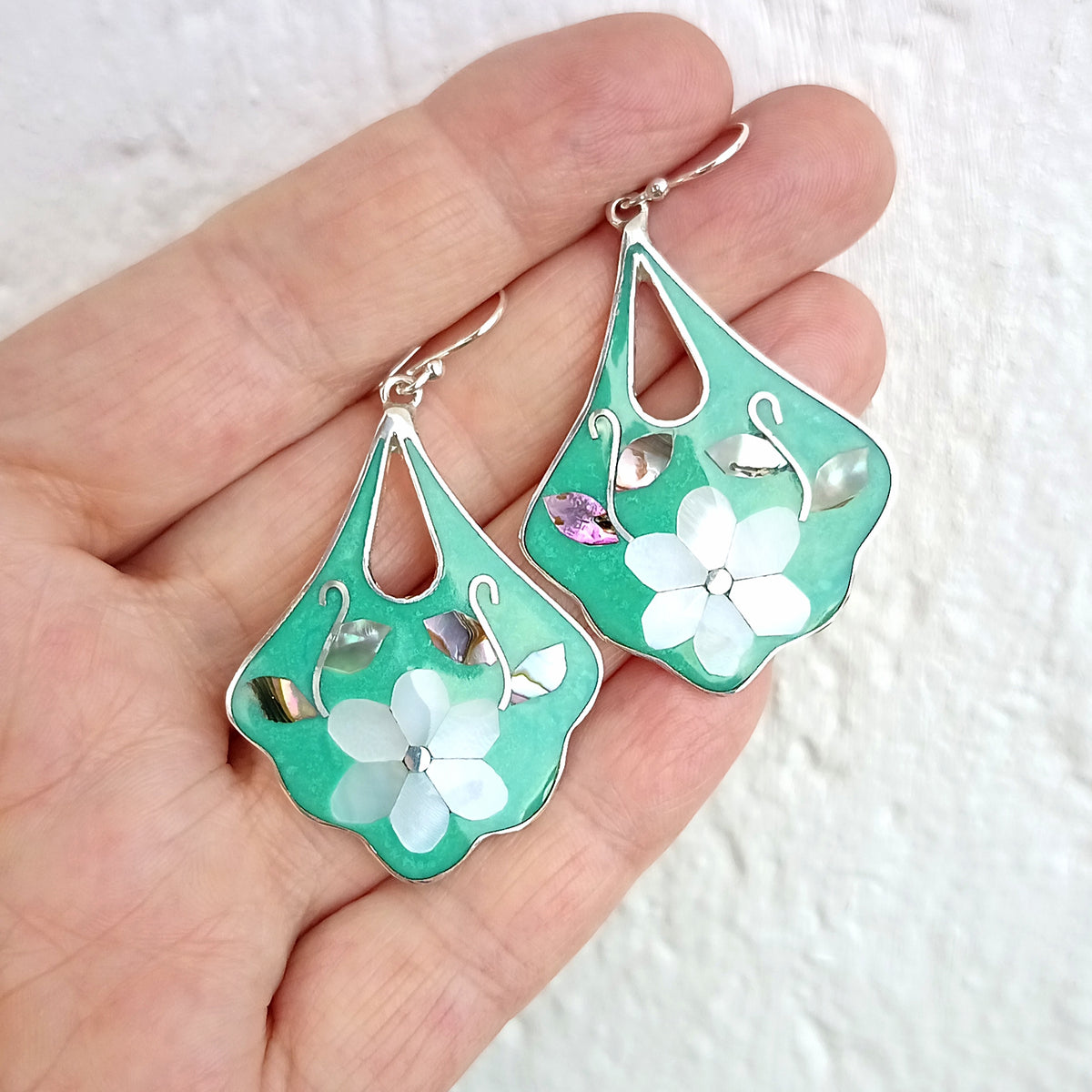 Mother of Pearl Vintage Style Flower Earrings
