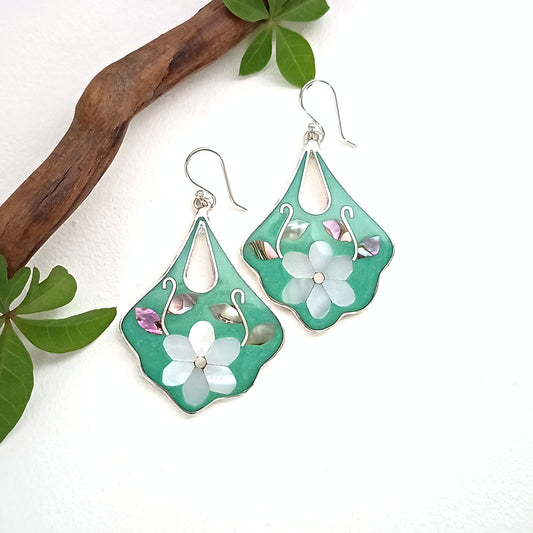 Mother of Pearl Vintage Style Flower Earrings