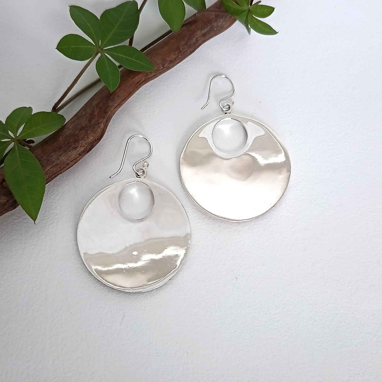 Mother of Pearl Flower Earrings